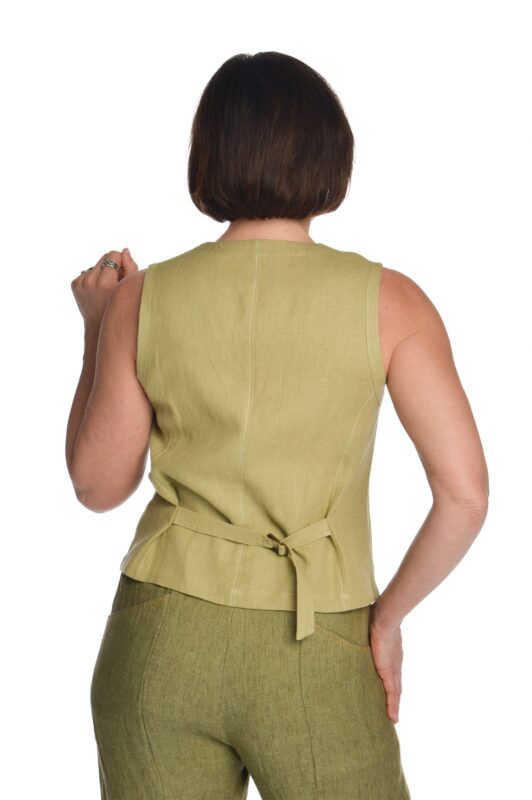 Moteriška žalios spalvos lininė liemenė, trumpa, reguliuojamo pločio