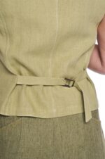 Moteriška žalios spalvos lininė liemenė, trumpa, susagstomu priekiu