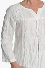 tradicinio stiliaus lininė palaidinė ilgomis rankovėmis, balta - dekoruota mezginiu