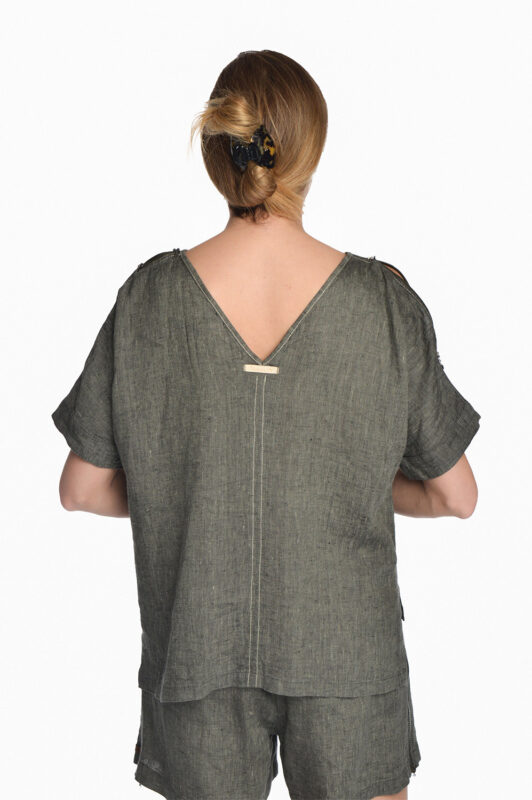 Tiesaus silueto moteriška palaidinė iš lino, kimono tipo trumpomis rankovėmis, V formos iškirpte nugaroje, chaki