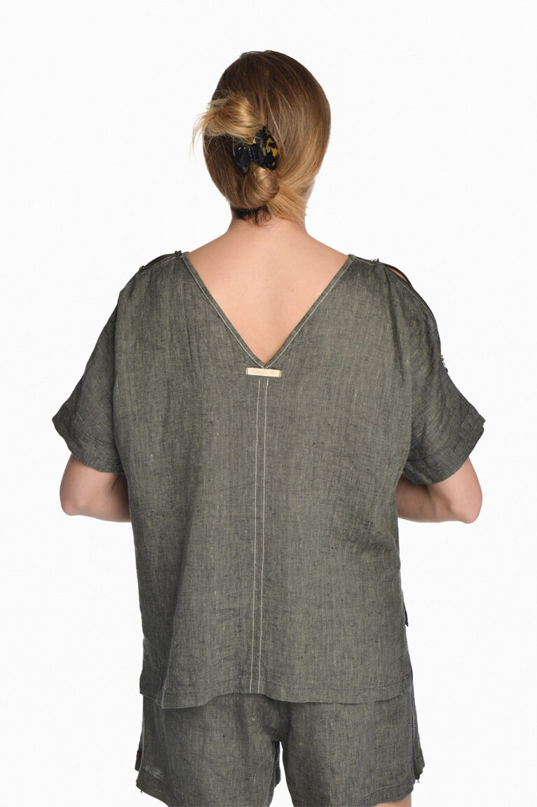 Tiesaus silueto moteriška palaidinė iš lino, kimono tipo trumpomis rankovėmis, V formos iškirpte nugaroje, chaki