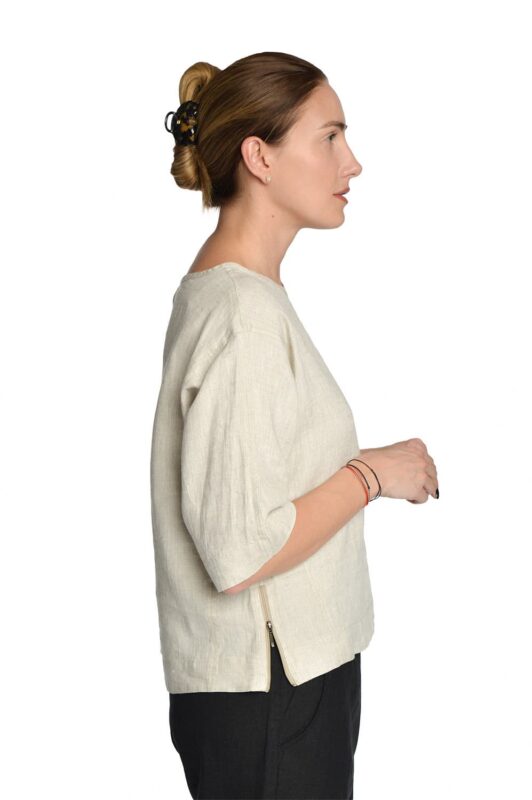 šviesūs lininiai marškinėliai moteriški pusilgėmis rankovėmis atsegamais skeltukais šonuose