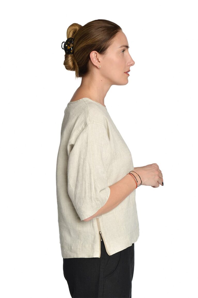 šviesūs lininiai marškinėliai moteriški pusilgėmis rankovėmis atsegamais skeltukais šonuose