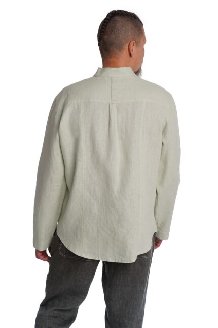 Vyriški lininiai marškiniai ilgomis rankovėmis mėtinės spalvos nugara