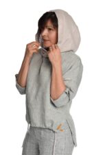 Moteriškas, pilkas, lininis bliuzonas su gobtuvu laisvalaikiui