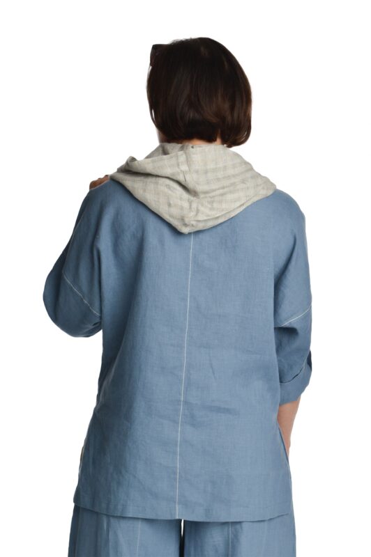 mėlynas stilingas moteriškas lininis bliuzonas su gobtuvu