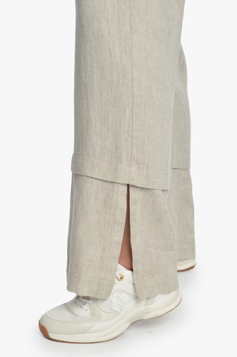 Šviesus lininis kombinezonas moterims reguliuojamu kelnių ilgiu