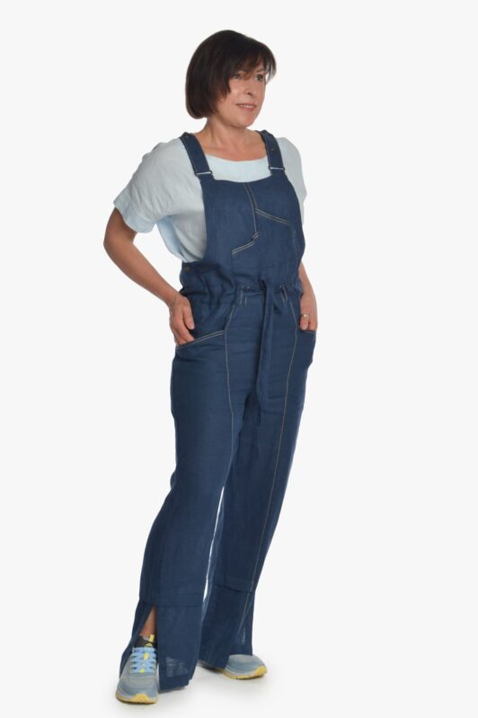 Mėlyno lino kombinezonas moterims - stilinga vasara