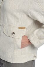 Šviesus moteriškas lininis švarkelis puoštas storo siūlo peltakiu