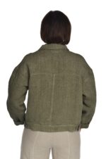 Moteriškas lininis švarkas užsagstomu priekiu su reguliuojamo pločio apačia, žalias