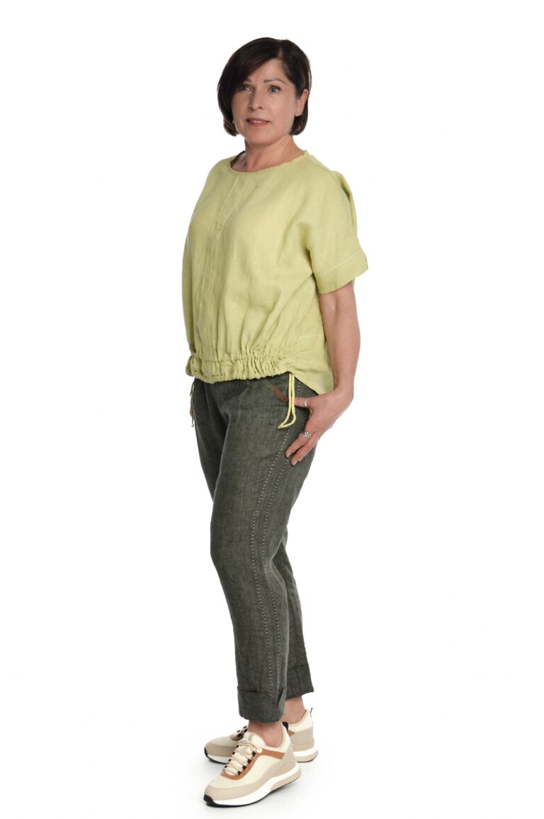 Siaurėjančios lininės moteriškos kelnės chaki spalvos