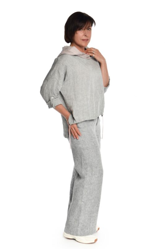 Pilkos į apačią platėjančios moteriškos lininės kelnės