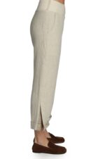 Šviesios lininės kelnės su skeltukais kelnių apačioje, reguliuojamo ilgio