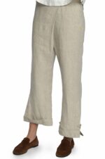 Šviesios lininės kelnės su skeltukais kelnių apačioje, reguliuojamo ilgio prisegamų atvartų pagalba