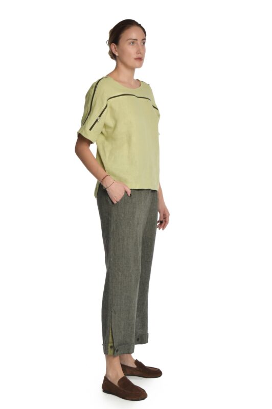 Chaki spalvos moteriškos lininės kelnės su skeltukais kelnių apačioje