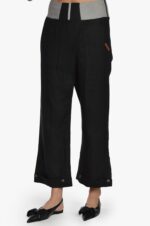 reguliuojamo ilgio juodos moteriškos kelnės iš lino, su elastingu juosmeniu ir skeltukais apačioje