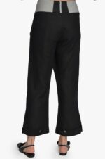 reguliuojamo ilgio juodos moteriškos kelnės iš lino, su elastingu juosmeniu ir skeltukais apačioje - nugara