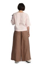 Šviesiai rudos lininės sijonkelnės - derinys su linine palaidine iš nugaros