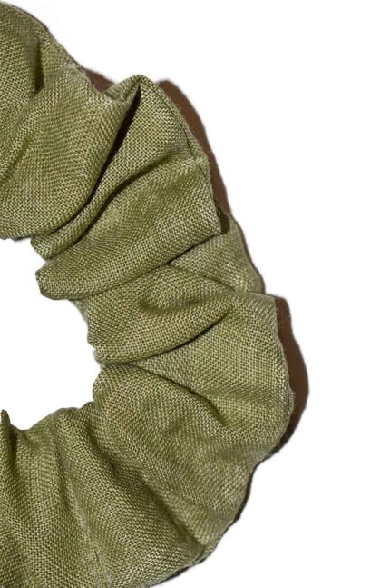 Žalia lininė plaukų gumytė - faktūra