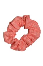 koralų spalvos lininė plaukų gumytė