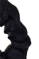 Juoda lininė plaukų gumytė - faktūra