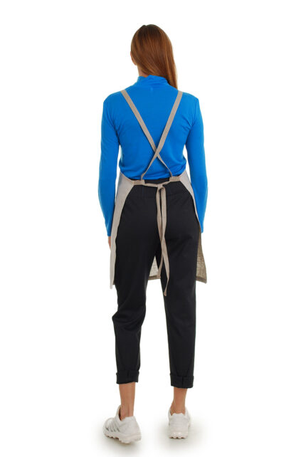 šviesi lininė prijuostė, Z22, su kišenėmis ir ilgu liemens dirželiu - nugara