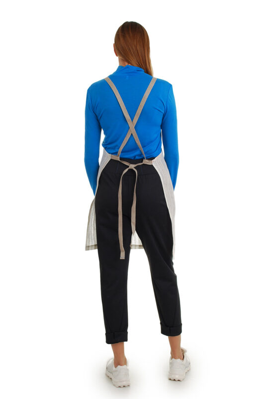 šviesi lininė prijuostė, Z23, su kišenėmis ir ilgu liemens dirželiu - nugara