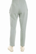 Stilingos laisvalaikio kelnės moterims iš organinės medvilnės su elastingu juosmeniu, žydros, iš nugaros