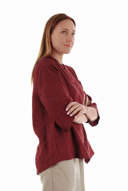 Laisva lininė palaidinė, pusilgėmis rankovėmis, raudono vyno spalvos, iš šono