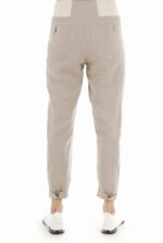 Lininės moteriškos kelnės siaurėjančios į apačią, su atlankais, elastingu juosmeniu, natūralaus lino spalvos - nugara