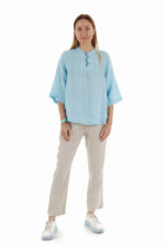 Sportiško stiliaus lininės kelnės moterims natūralaus lino spalvos, su atlankais klešnių apačioje