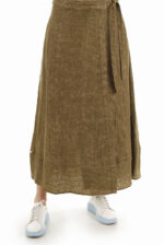 sujuosiamas ilgas lininis sijonas, kurio apimtį galima keisti iki 10 centimetrų