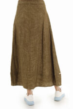 sujuosiamas ilgas lininis sijonas, kurio apimtį galima keisti iki 10 centimetrų iš nugaros