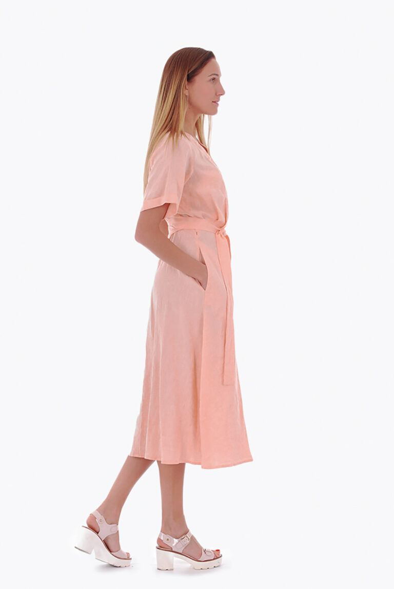 Susiaučiama ilga lininė suknelė švelniai koralinės spalvos su kišenėmis