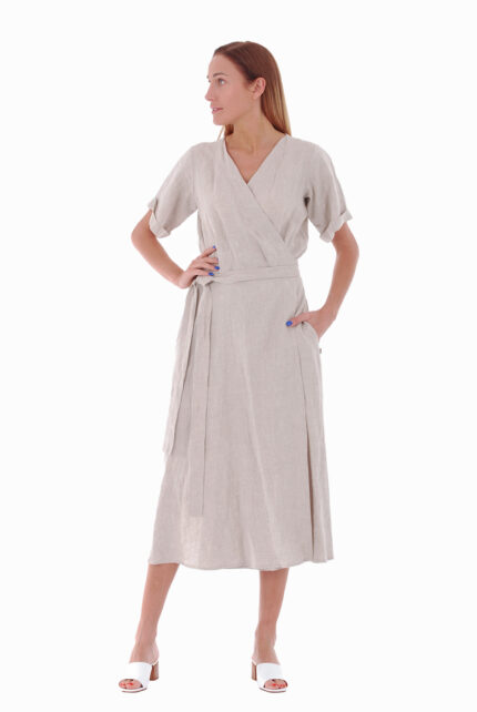 Diržu sujuosiama ilga lininė suknelė trumpomis rankovėmis su kišenėmis