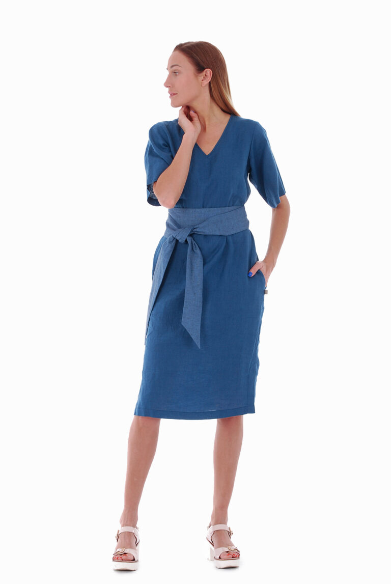 Mėlyna lininė suknelė iki kelių trumpomis rankovėmis