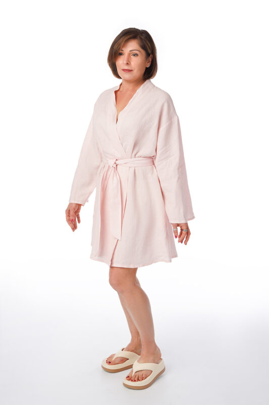 lininis chalatas švelniai rožinis