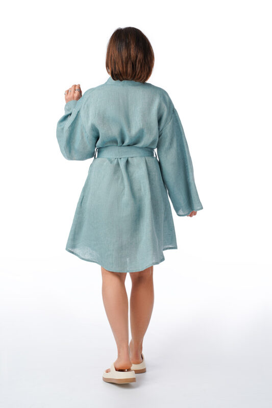 Mėlynas lininis chalatas moterims, trumpas