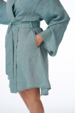 Mėlynas lininis chalatas moterims, su kišenėmis