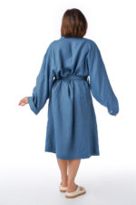 Moteriškas mėlynas lininis chalatas, 110 cm ilgio, nugara