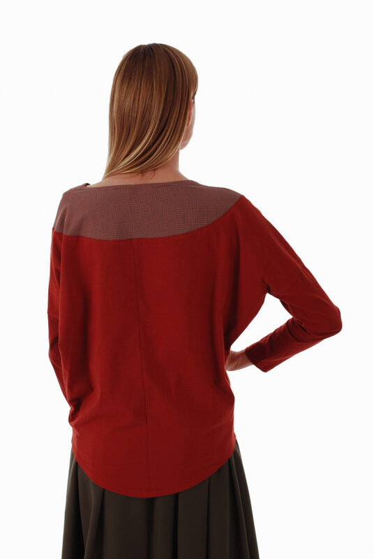 Stilinga trikotažinė palaidinė ilgomis rankovėmis