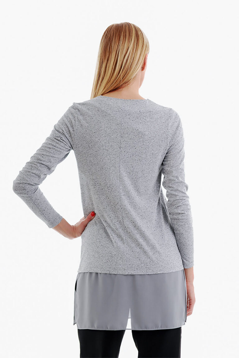 Stilinga, trikotažinė palaidinė, pasiūta iš storesnio bei švelnaus audinio - iš nugaros