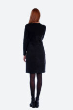 Stilinga dviejų audinių suknelė iš trikotažo, tiesaus silueto su kišenėmis iš nugaros