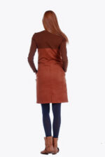 tiesaus silueto trikotažinė suknelė su kišenėmis iki kelių