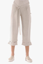 Šviesios moteriškos lininės kelnės su atlankais, pusilgės