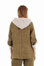 Moteriškas lininis bliuzonas su kitos spalvos gobtuvu, reguliuojamo ilgio rankovėmis