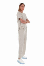 Šviesi Laisva lininė palaidinė trumpomis rankovėmis minimalistinio stiliaus