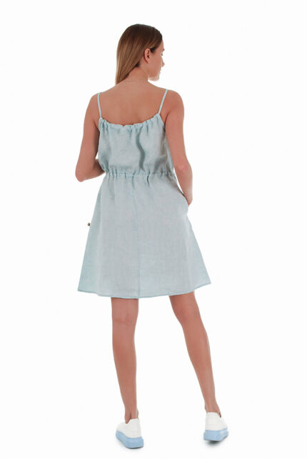 Laisvo kirpimo vidutinio ilgio lininė suknelė su petnešėlėmis - nugara