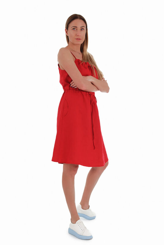 Raudona laisvo kirpimo vidutinio ilgio lininė suknelė su petnešėlėmis
