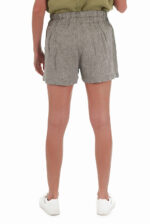 Moteriški trumpi platūs lininiai šortai su plačiu juosmeniu ir kišenėmis iš nugaros